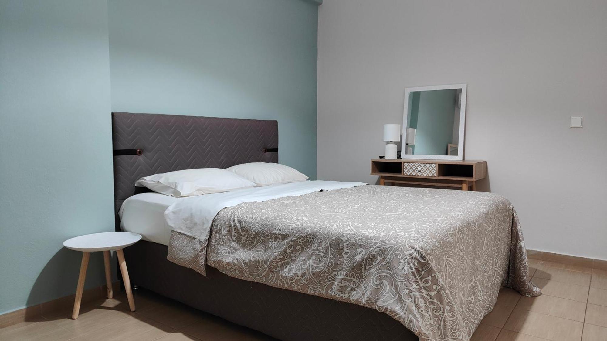 Rock & Roll 1 - Modern Apartment In Trikala エクステリア 写真