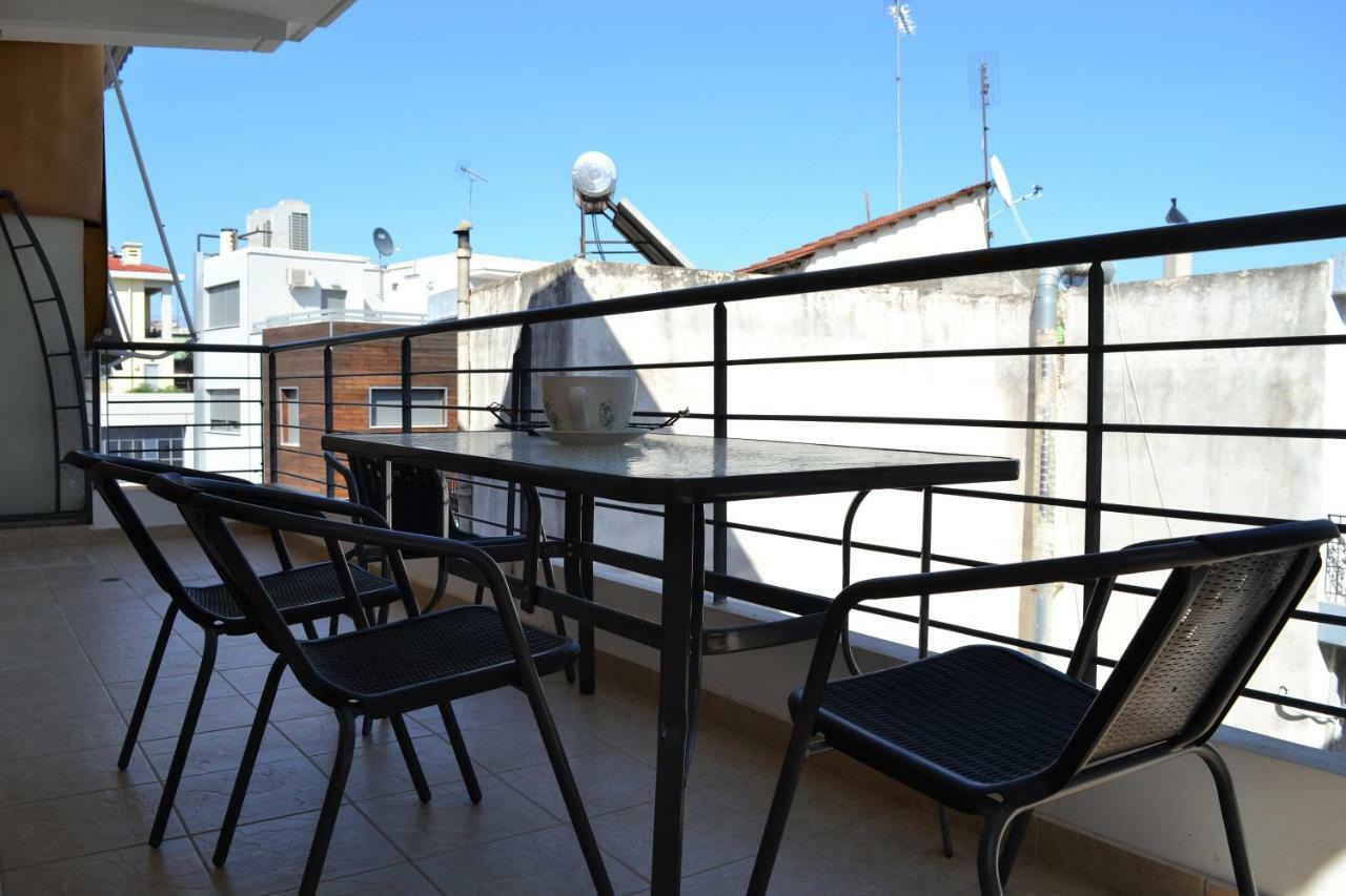 Rock & Roll 1 - Modern Apartment In Trikala エクステリア 写真