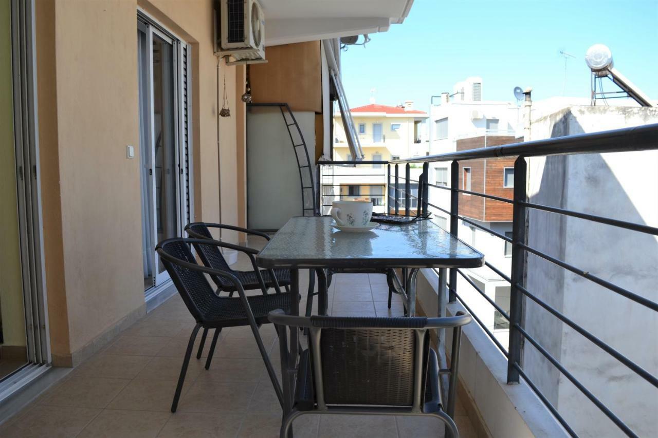 Rock & Roll 1 - Modern Apartment In Trikala エクステリア 写真